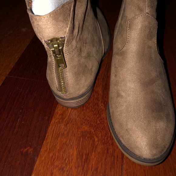 Tan booties - Picture 3 of 4